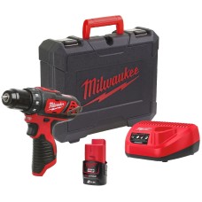 Аккумуляторная дрель-шуруповерт Milwaukee M12 BDD-201C