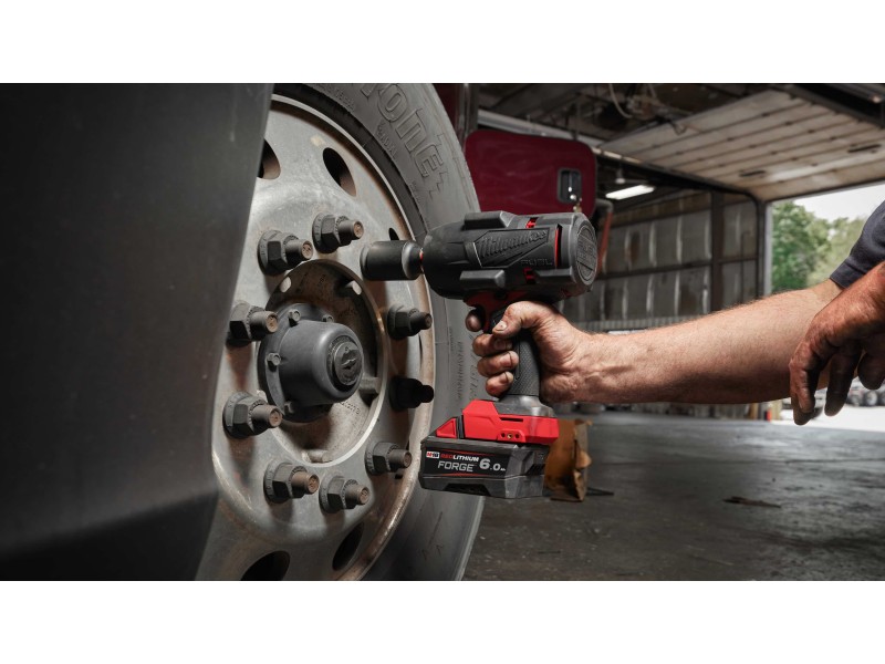 Аккумуляторный гайковёрт Milwaukee M18 FUEL FHIW2F12-502X