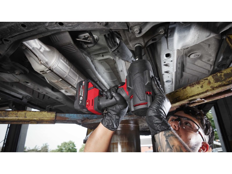 Аккумуляторный гайковёрт Milwaukee M18 FUEL FHIW2F12-502X