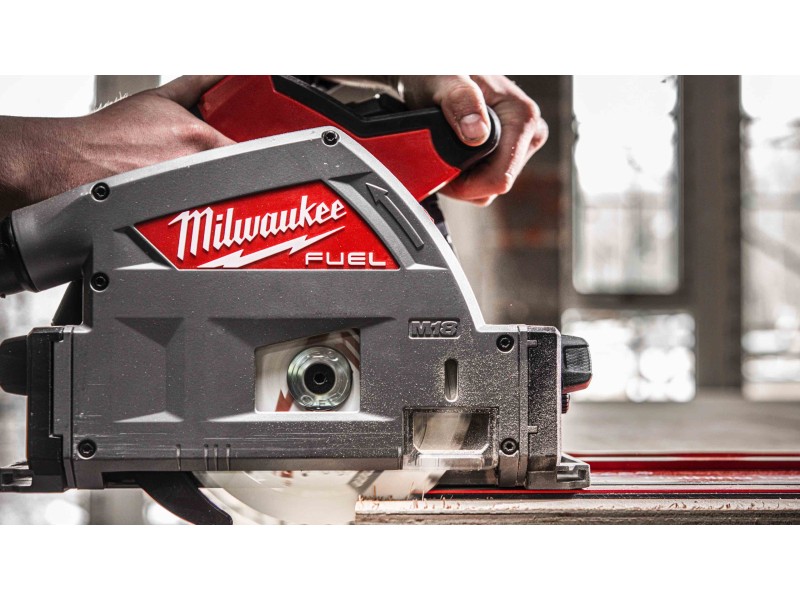 Аккумуляторная погружная циркулярная пила Milwaukee M18 FUEL FPS55-0P