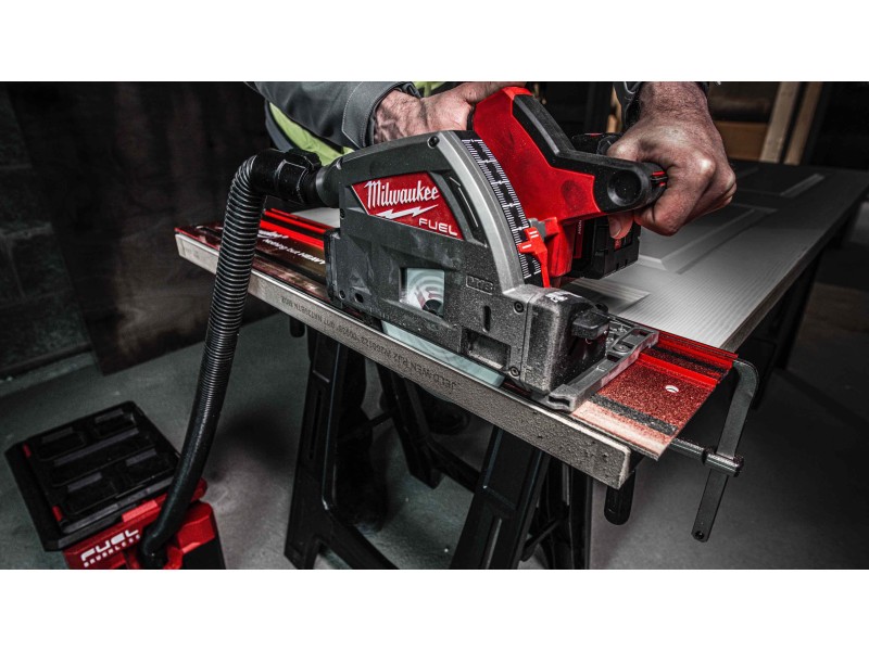 Аккумуляторная погружная циркулярная пила Milwaukee M18 FUEL FPS55-0P